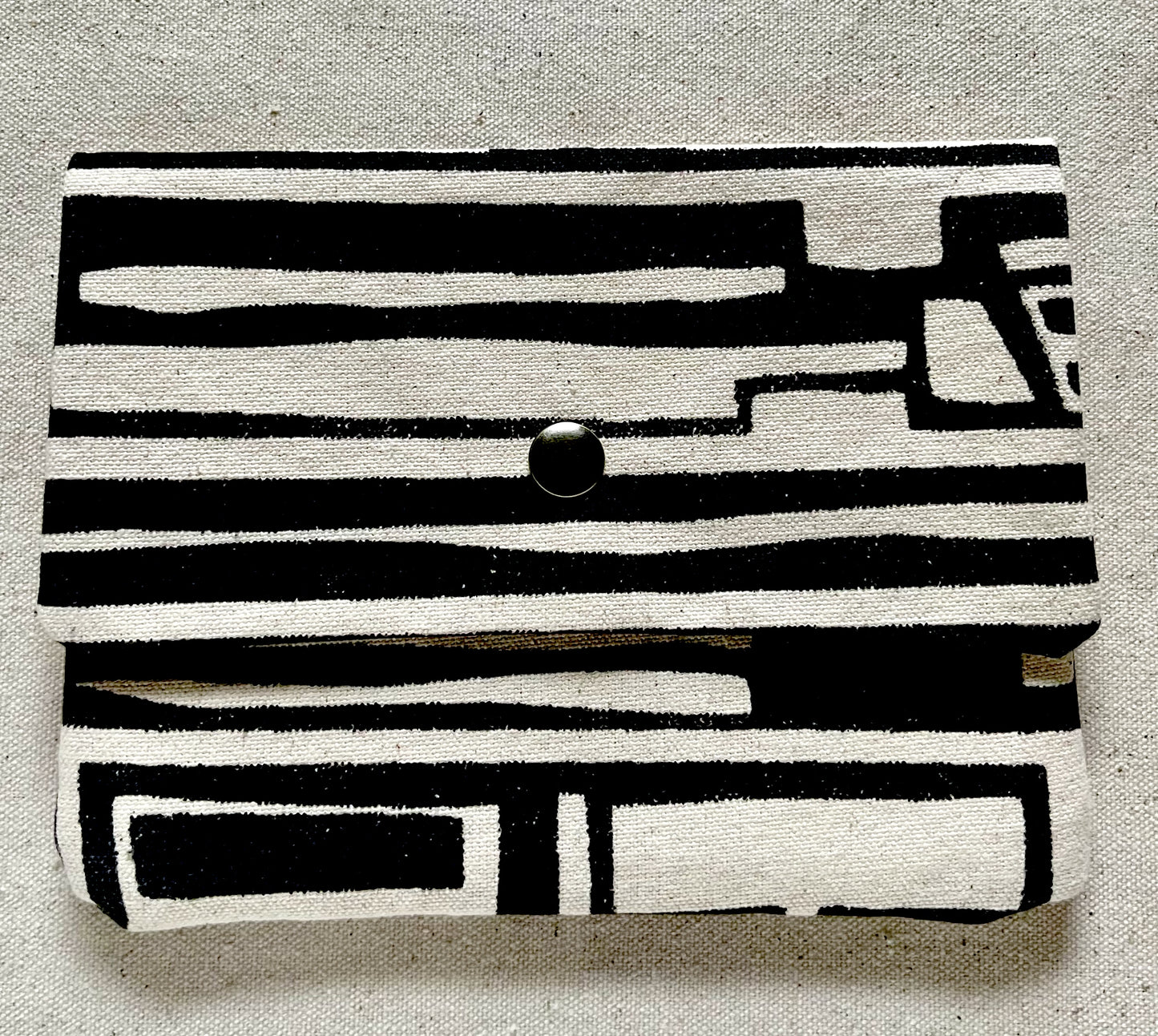 Canvas Magnetic Snap Pouch - Lucienne